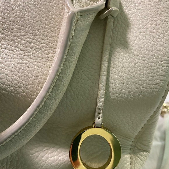 New OROTON White Pebbled Leather Crossbody Medium sized Handbag - Picture 12 of 12